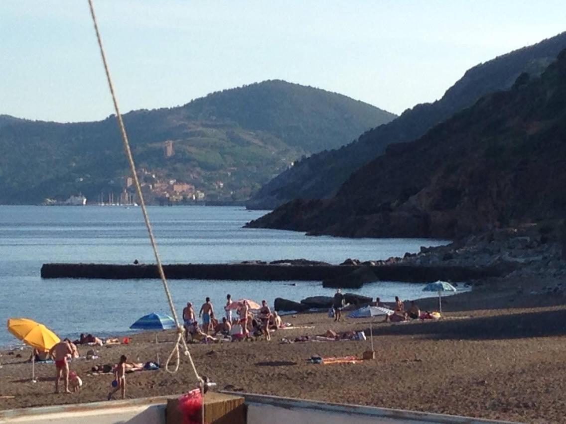 Appartamenti Estivi Anna E Pino Rio Marina Bagian luar foto